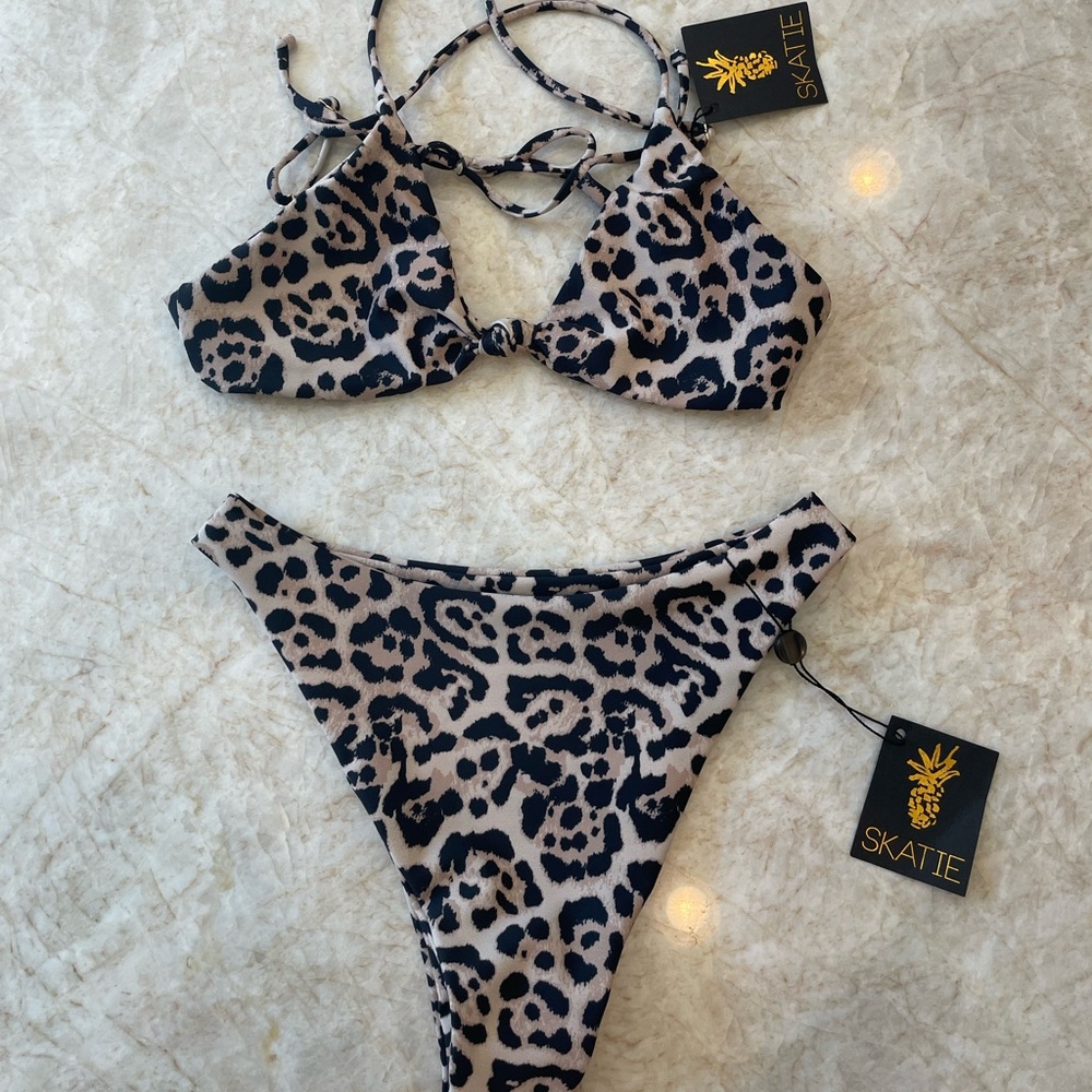NWT Skatie “Calabasas” Leopard Swimsuit Size XS